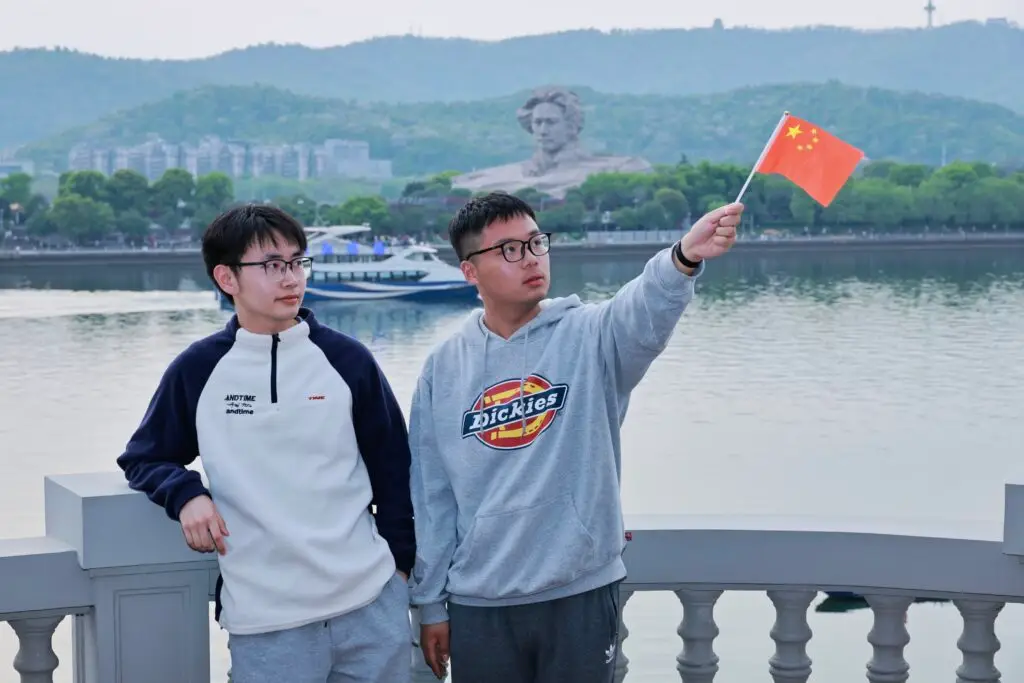 恰同学少年广场with程伟